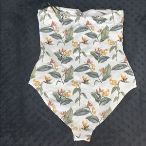 FOREVER 21 bodysuit 🍀🌼